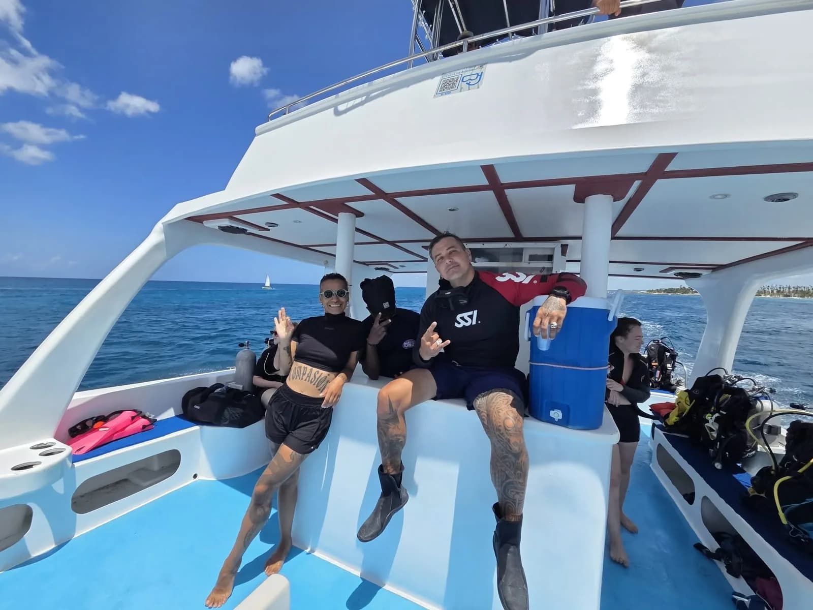 El equipo de Dominican Divers a bordo